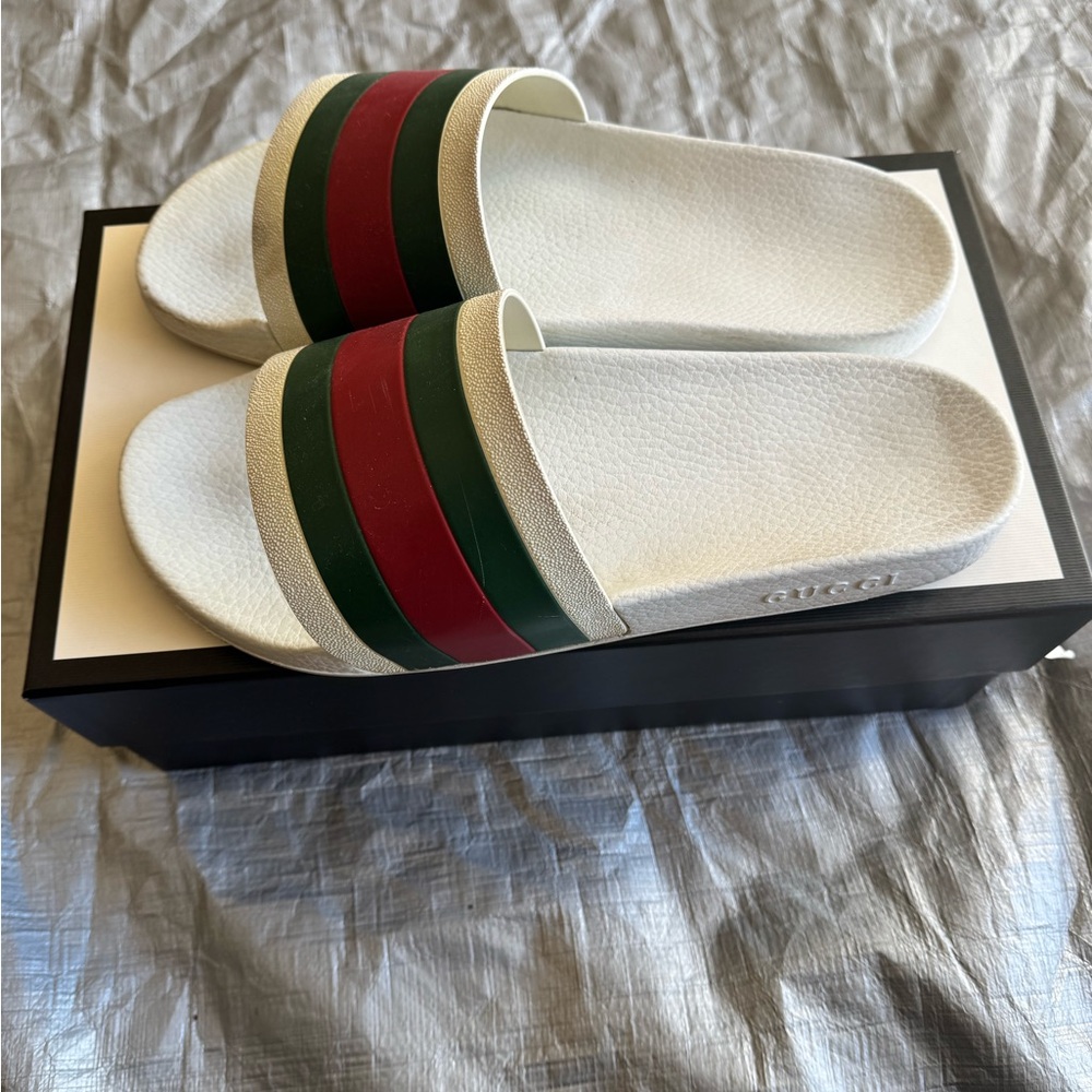 Gucci White Sandals with Red and Green Stripes